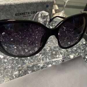 Kenneth Cole New York Black Oversized Sunglasses Classic Designer w/ Case